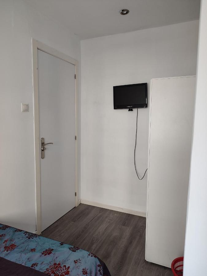 Avenue Rooms Валенсия Екстериор снимка