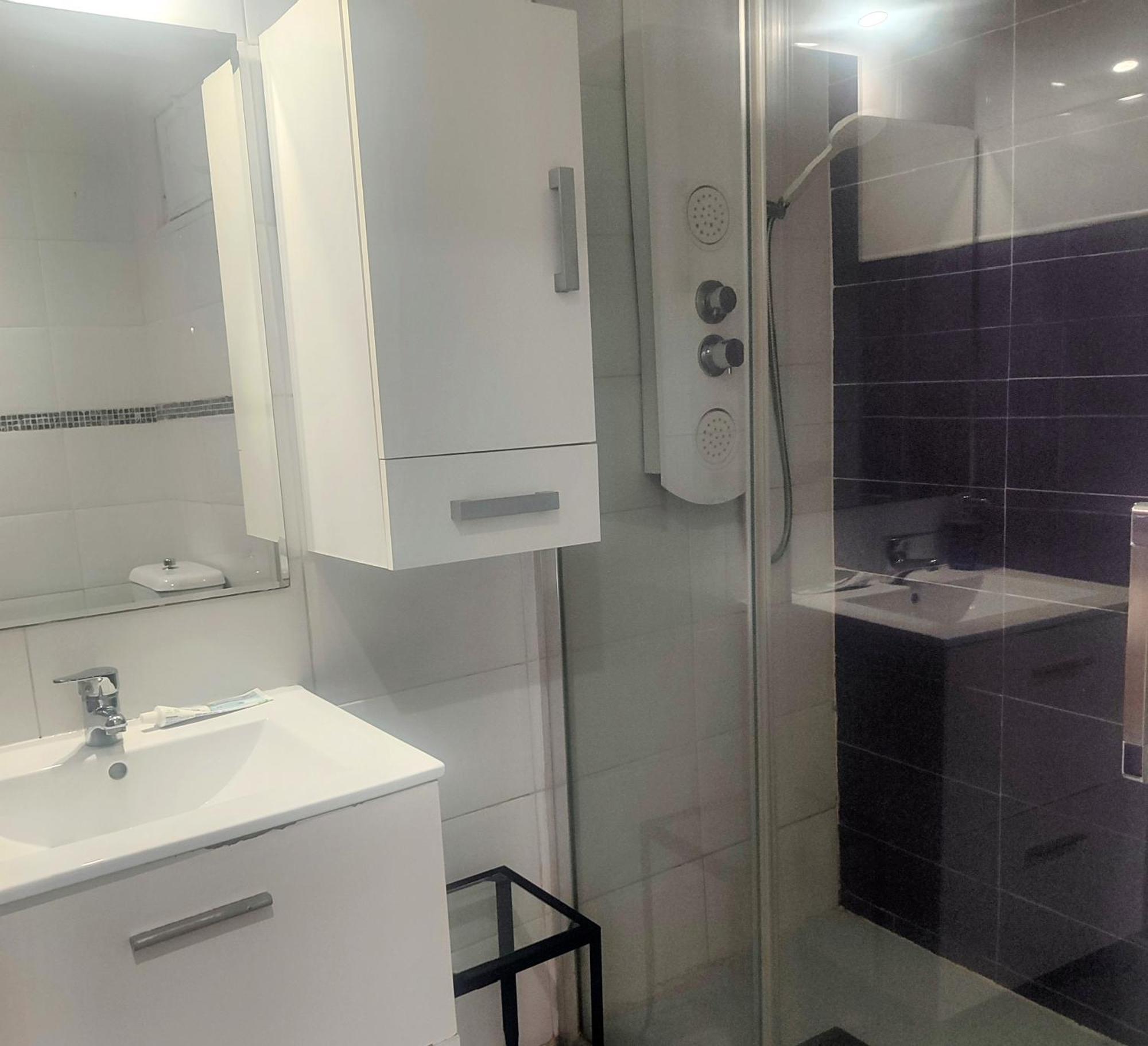 Avenue Rooms Валенсия Екстериор снимка